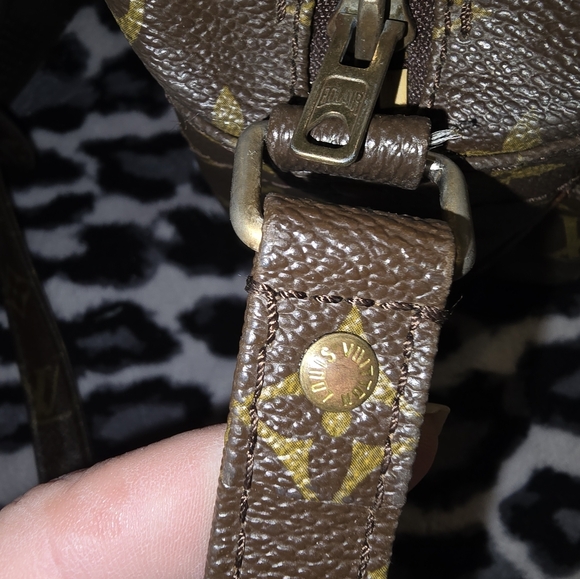 Louis Vuitton Messenger cross-body - Picture 12 of 14